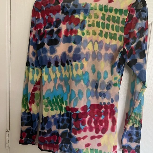 Top - Picture 2 of 2